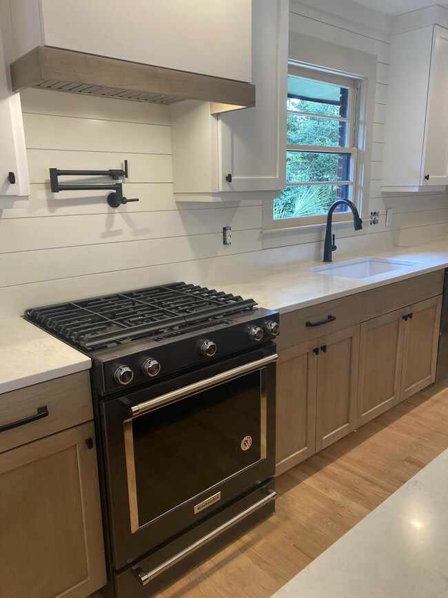 6D65D2E3-4B07-44B7-813E-4EFC398CEF21