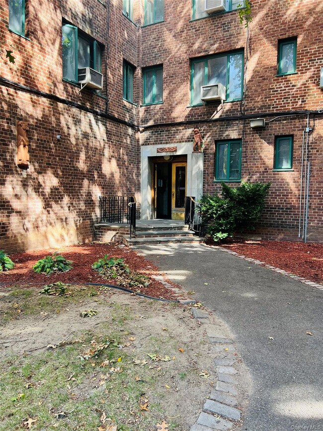 1504 Metropolitan Ave unit ME, Bronx, NY 10462 - photo 2