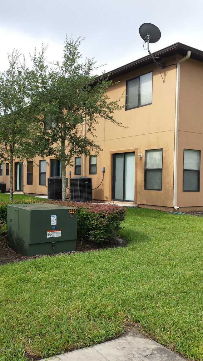 10629 Academy Park Dr, Jacksonville, FL 32218 - photo 5