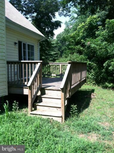 40242 Dockser Dr, Mechanicsville, MD 20659 - photo 2