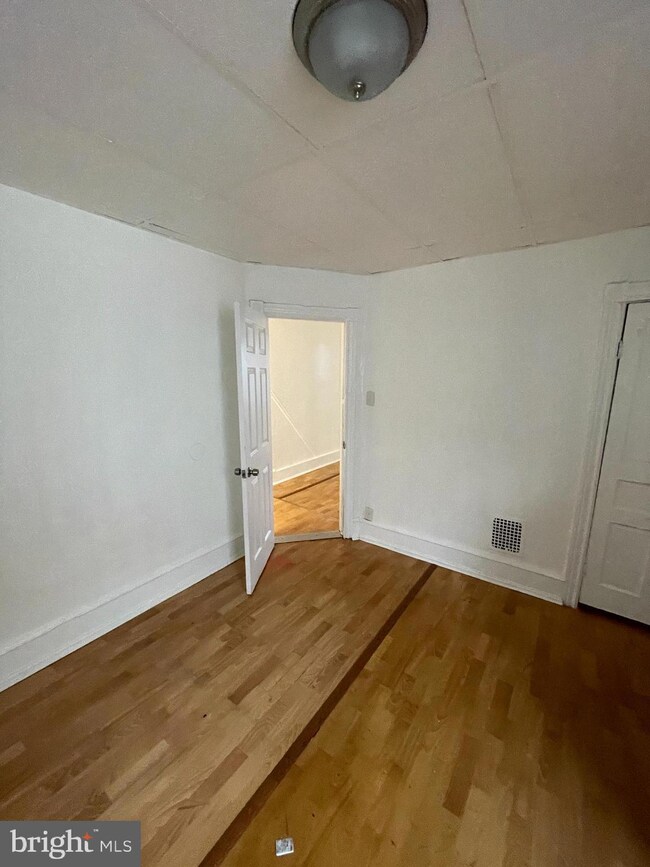 807 State St unit 2, Camden, NJ 08102 - photo 2