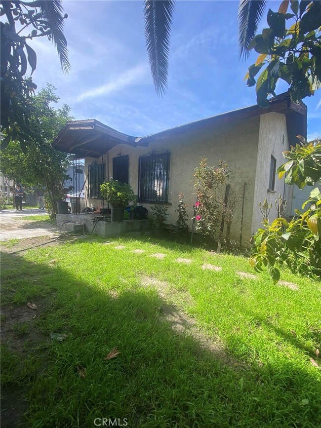 735 W 139th St, Compton, CA 90222 - photo 2