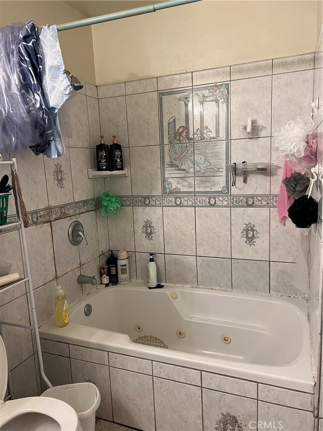 1715 W 154th St, Compton, CA 90220 - photo 7