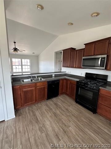 8921 S 261st East Ave, Broken Arrow, OK 74014 - photo 3