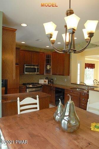 200 Braeburn Path, Matamoras, PA 18336 - photo 7