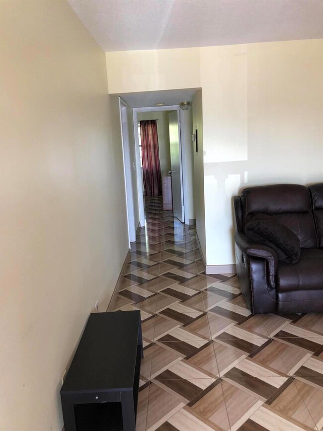 23 Coventry A, West Palm Beach, FL 33417 - photo 7