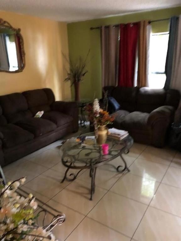 7422 NW 75th St, Tamarac, FL 33321 - photo 4