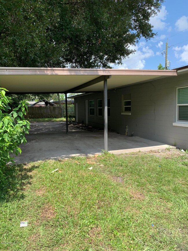 1094 Lake Shore Blvd, Jacksonville, FL 32205 - photo 2