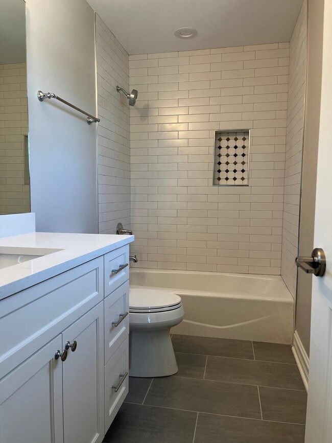 289 E 3rd St, Elmhurst, IL 60126 - photo 7