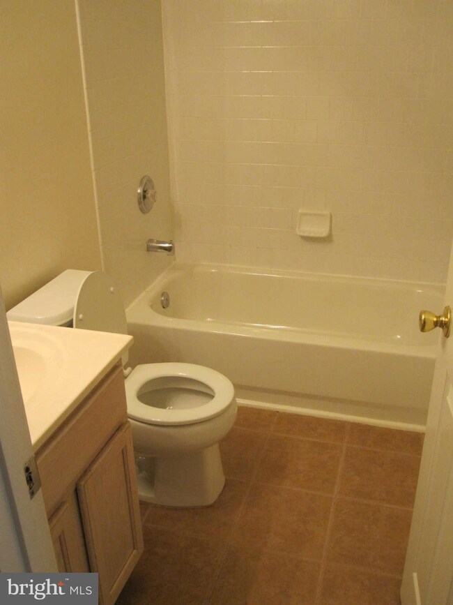 8844 Goose Landing Cir, Columbia, MD 21045 - photo 6