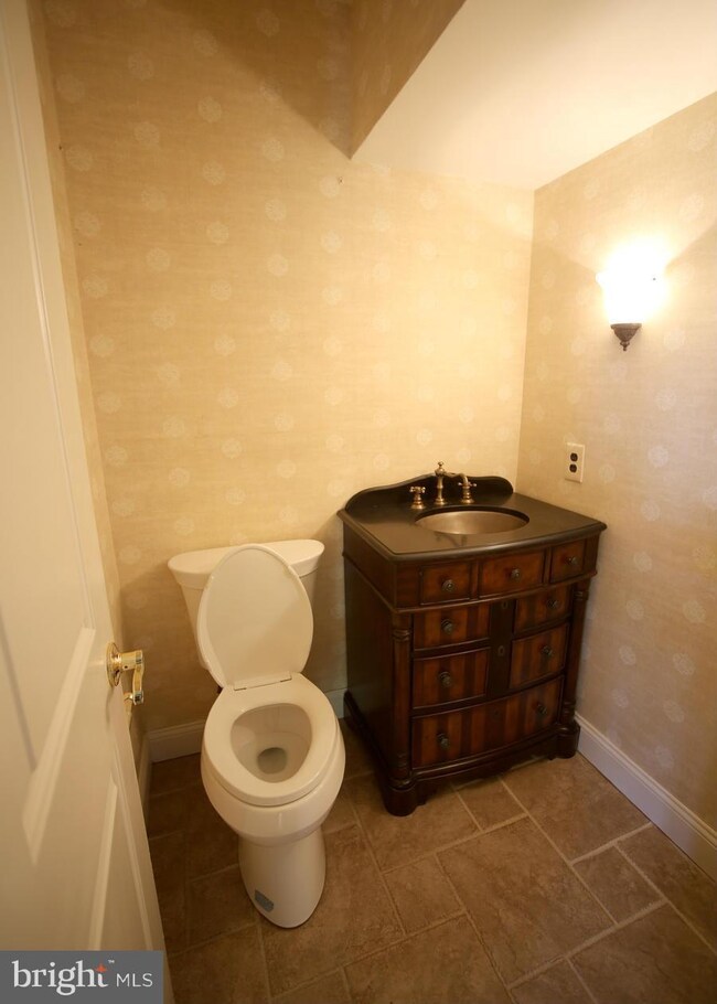 5502 Fireside Ct unit 32, Fairfax, VA 22032 - photo 7