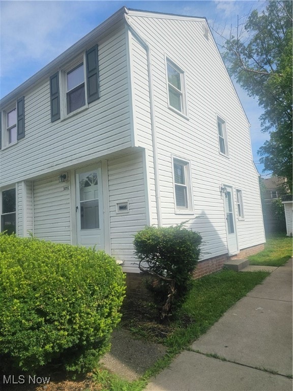 View of side of home