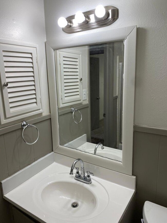 1216 Briarwood Dr, Cleburne, TX 76033 - photo 6