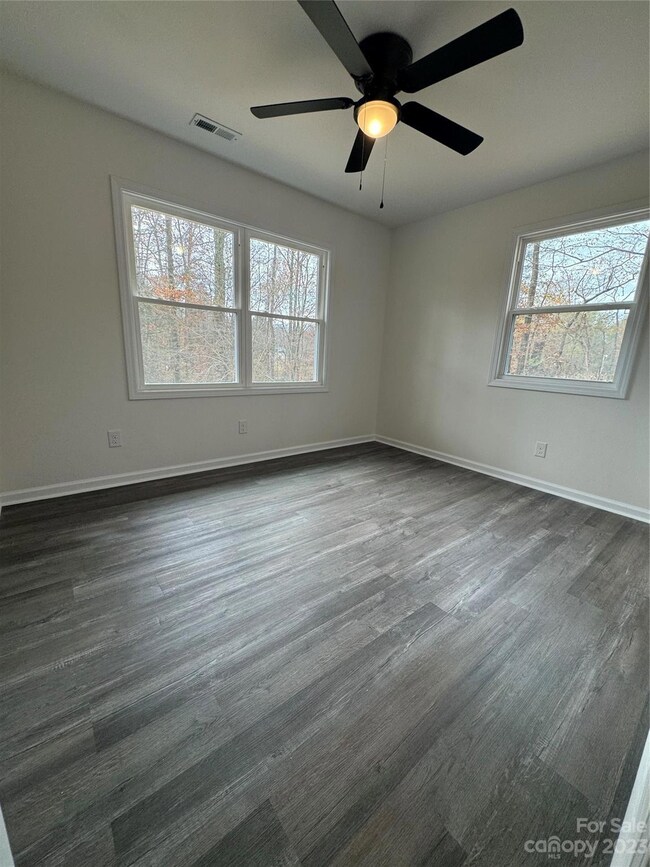 581 Pontiac Dr, Shelby, NC 28152 - photo 6