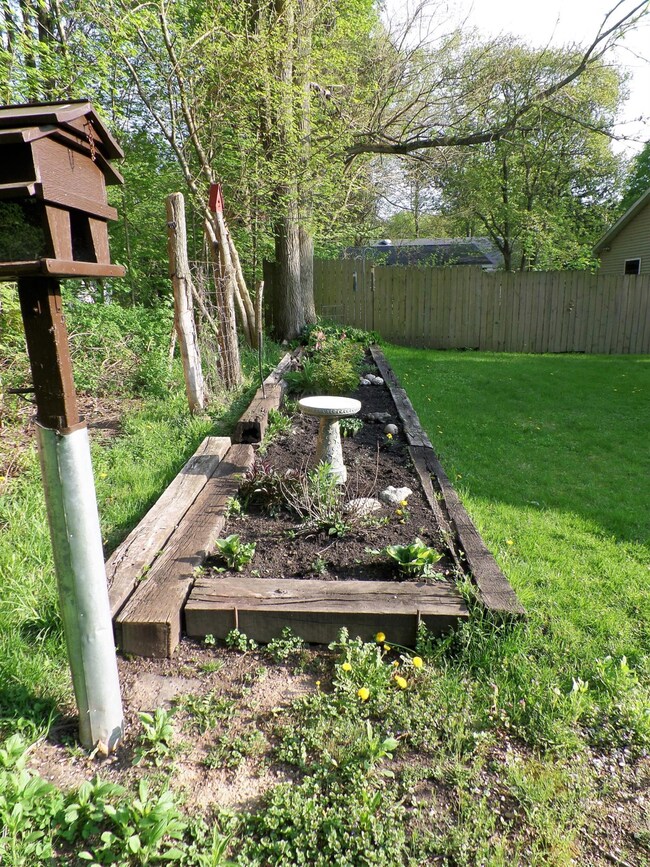 421 Shelton Ave, La Porte, IN 46350 - photo 6