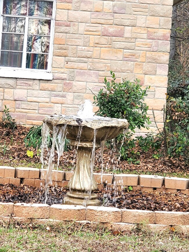 406 N Commons St W, Tuscumbia, AL 35674 - photo 6