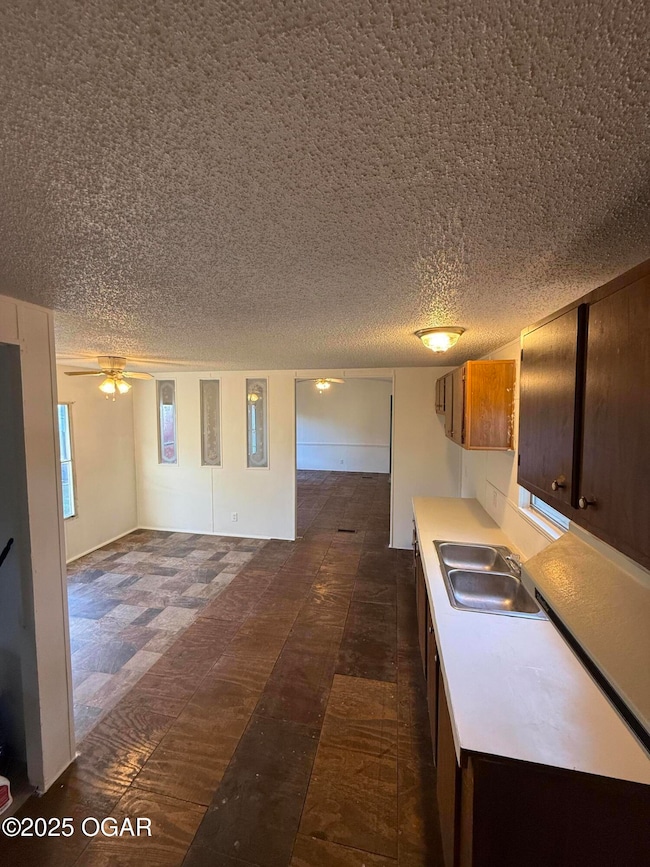 827 E Tahlequah Ave, Vinita, OK 74301 - photo 4