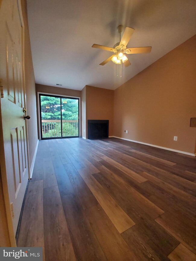 228 Barclay Ct unit 228, West Deptford, NJ 08051 - photo 5
