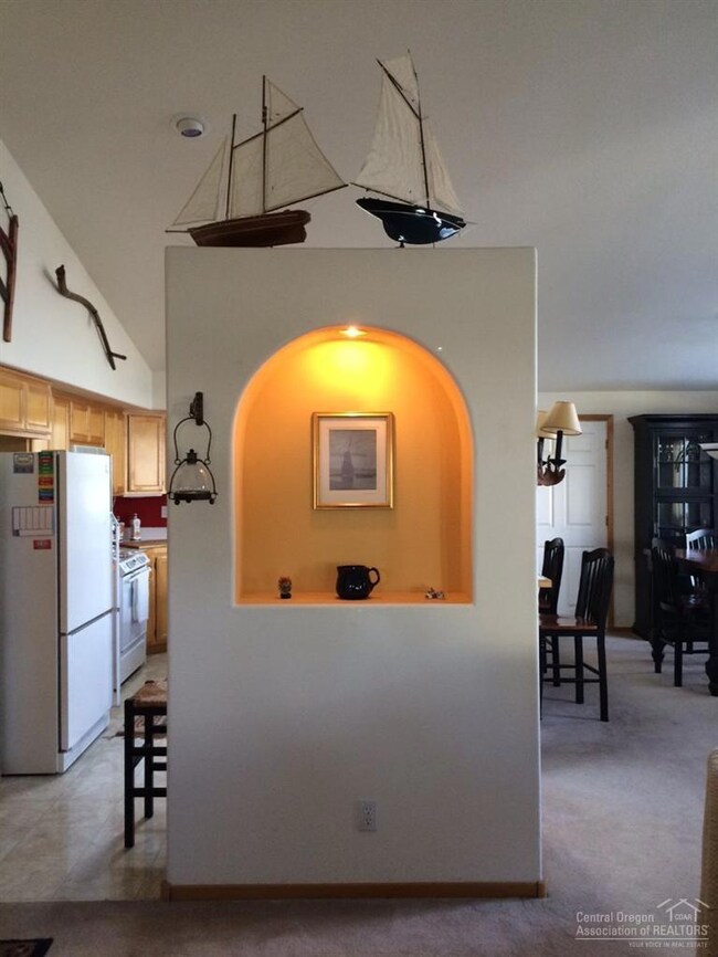 2105 NE Kim Ln, Bend, OR 97701 - photo 4