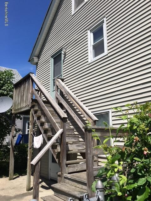 199 Onota St, Pittsfield, MA 01201 - photo 6