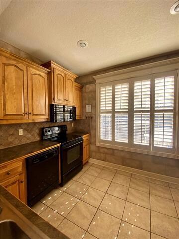 15718 W 61st Terrace, Shawnee, KS 66217 - photo 4