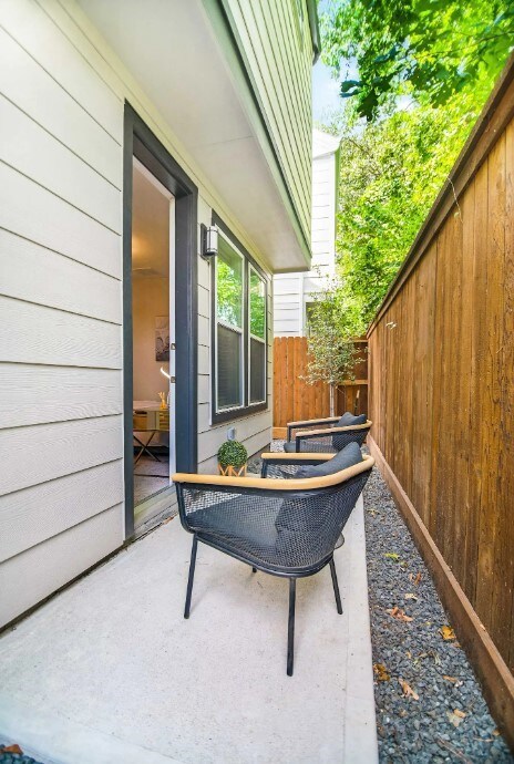 702 Strawberry Pines Ct, Houston, TX 77009 - photo 6