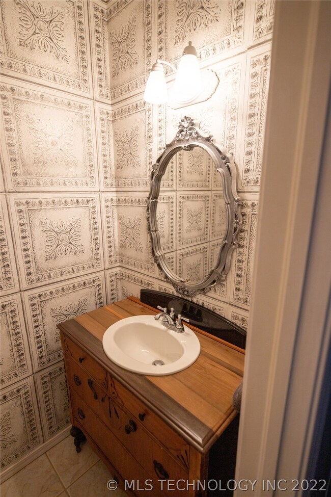 Charming half bath.