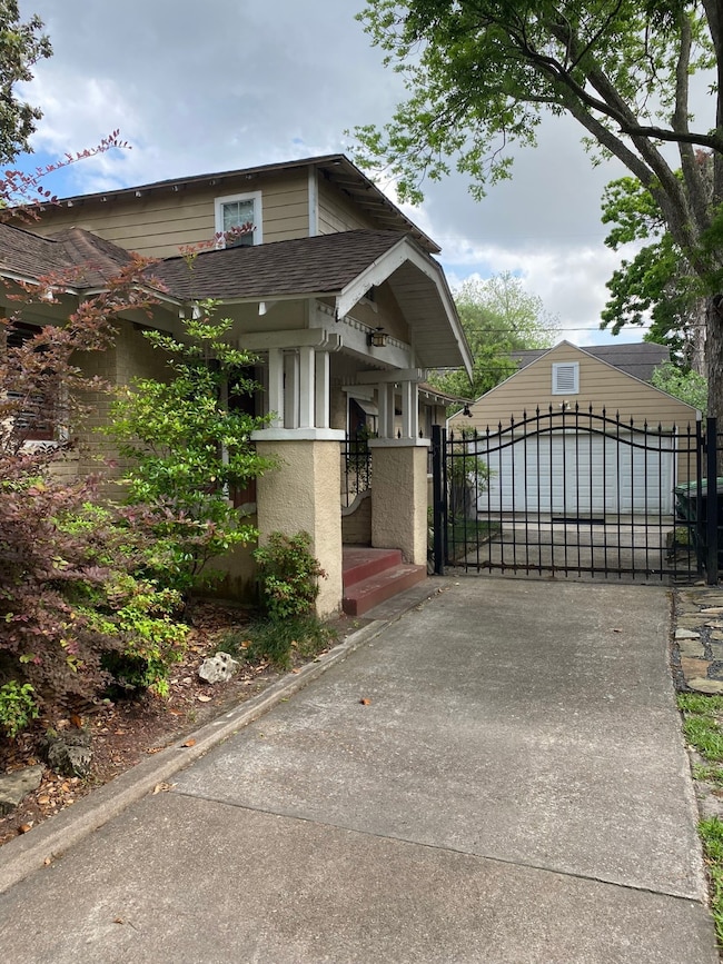 750 E 16th St, Houston, TX 77008 - photo 2