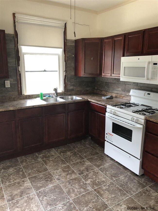 504 7th Ave unit 2nd FL, Troy, NY 12182 - photo 2