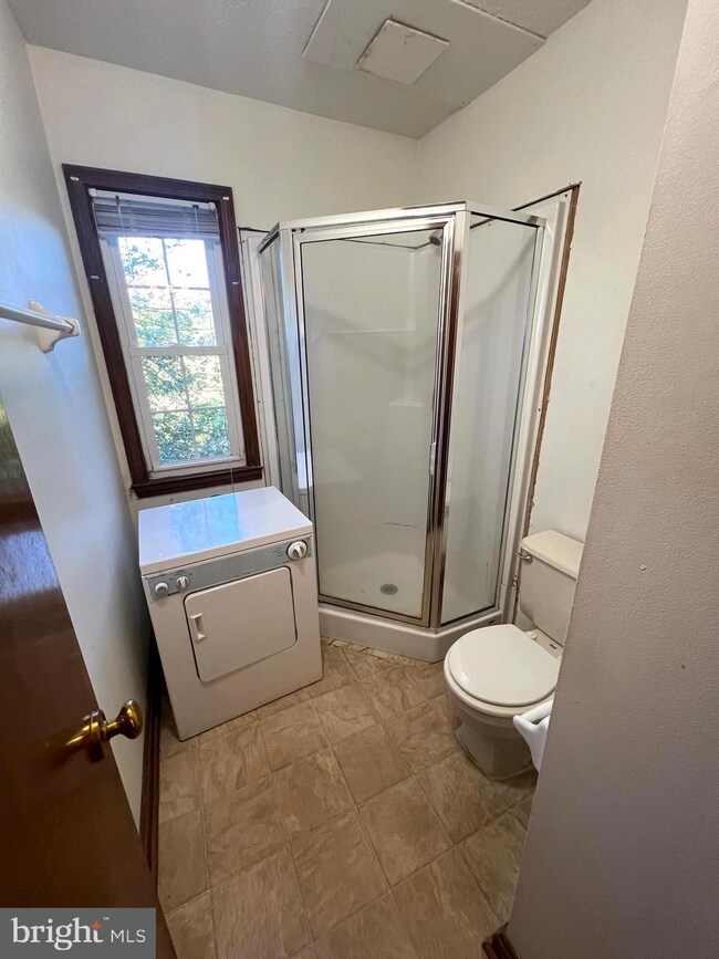 16273 Dahlgren Rd unit A, King George, VA 22485 - photo 6