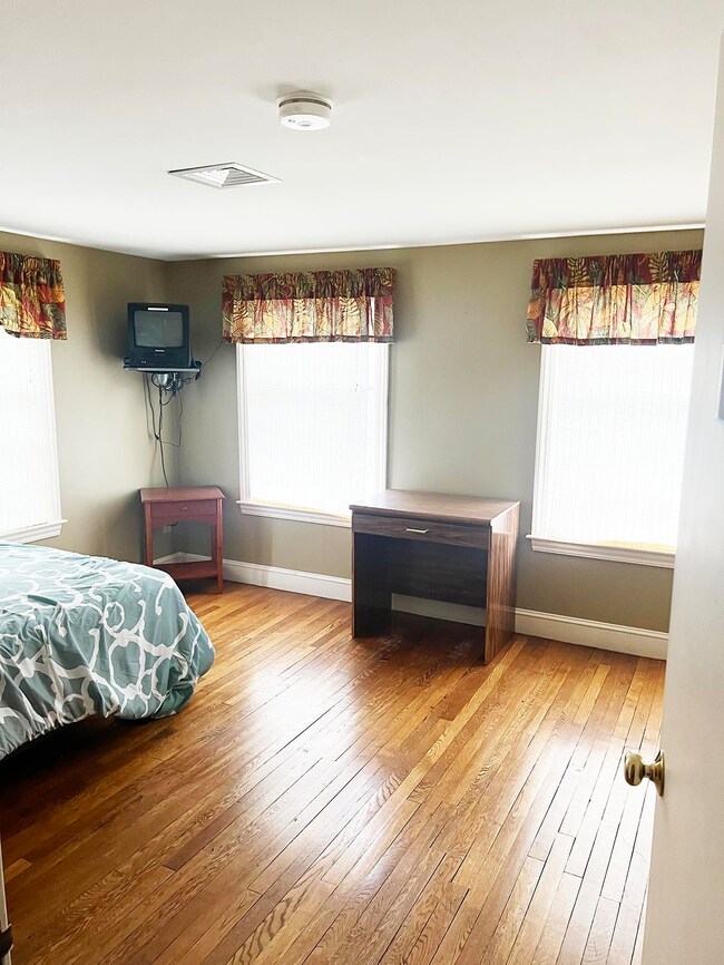 8 Whitehall Rd, Rochester, NH 03867 - photo 2