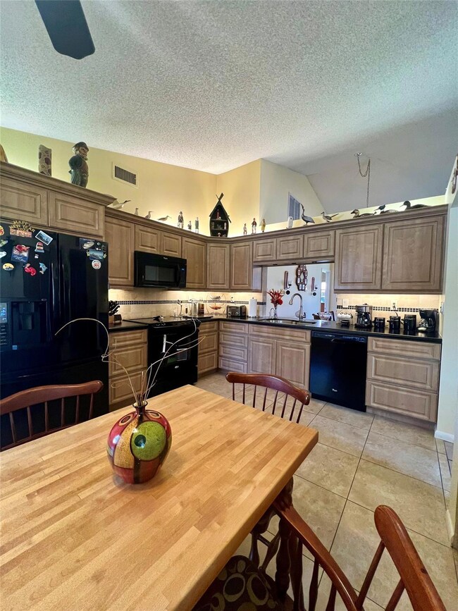 7123 Mimosa Way, Tamarac, FL 33321 - photo 5