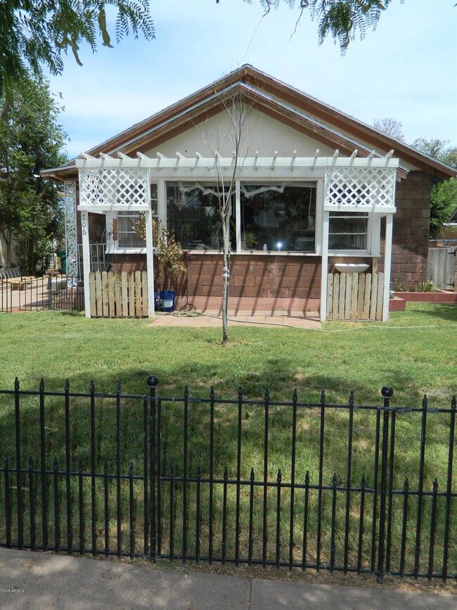 706 W Maple St, Winslow, AZ 86047 - photo 2