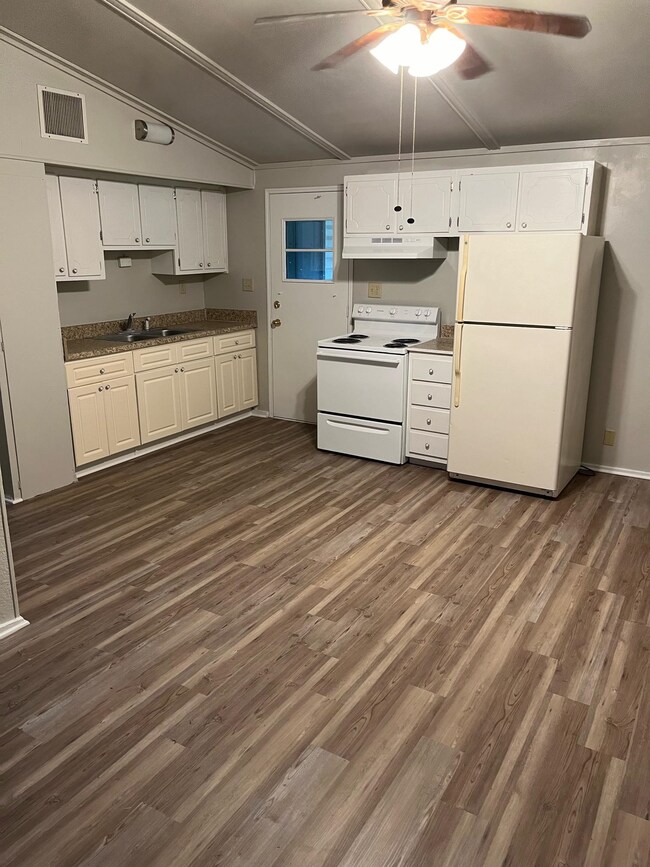 1569 Coombs Dr unit 1, Tallahassee, FL 32308 - photo 4