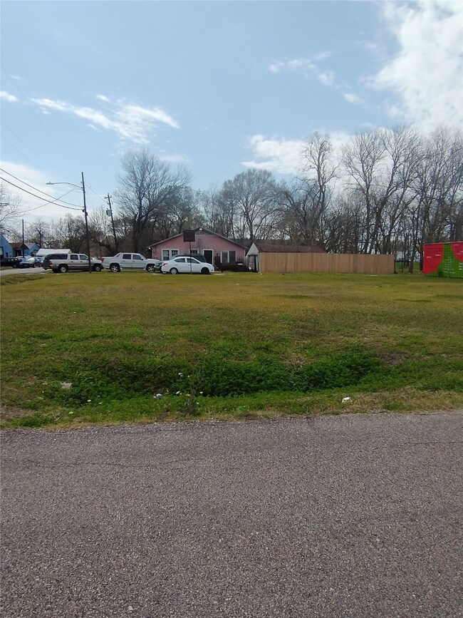 6402 Liverpool St, Houston, TX 77021 - photo 3
