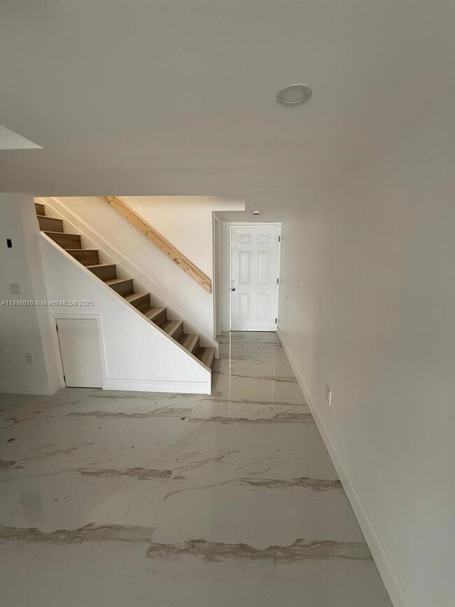 5782 W 26th Ave unit 110, Hialeah, FL 33016 - photo 3