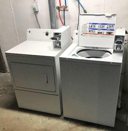 81nHampton_laundry