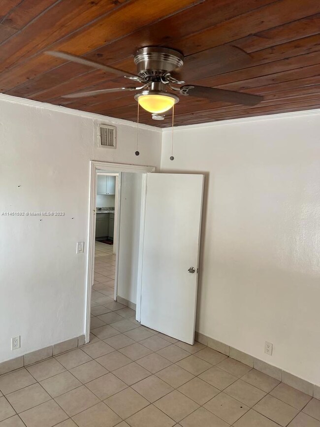 1035 Grant St unit 3, West Palm Beach, FL 33407 - photo 7