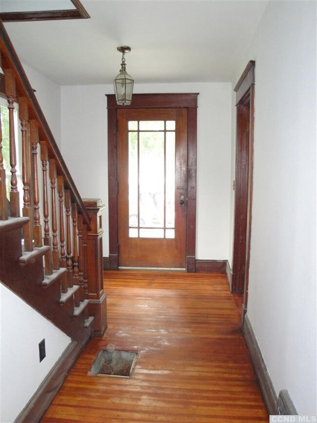 11 Knickerbocker Ave, Hudson, NY 12534 - photo 5