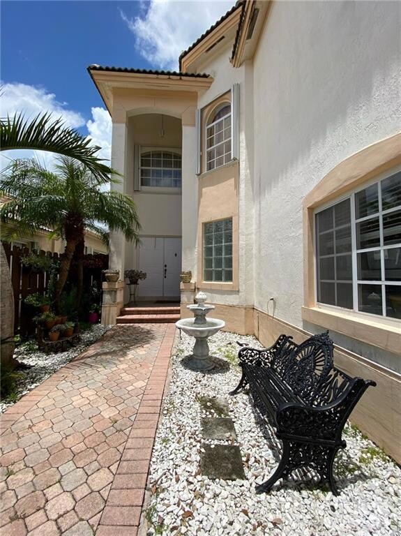 10747 NW 70th Terrace, Doral, FL 33178 - photo 4