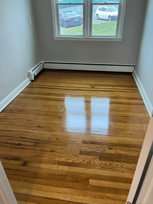 930 William St unit A, Bridgeport, CT 06608 - photo 4