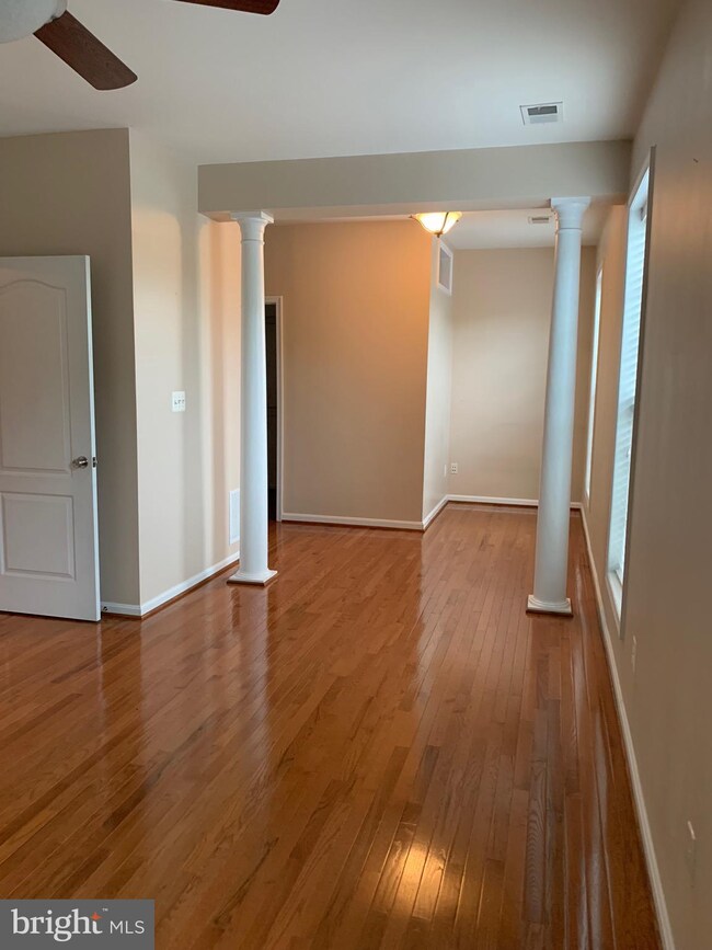 42011 Village Station Square, Aldie, VA 20105 - photo 7