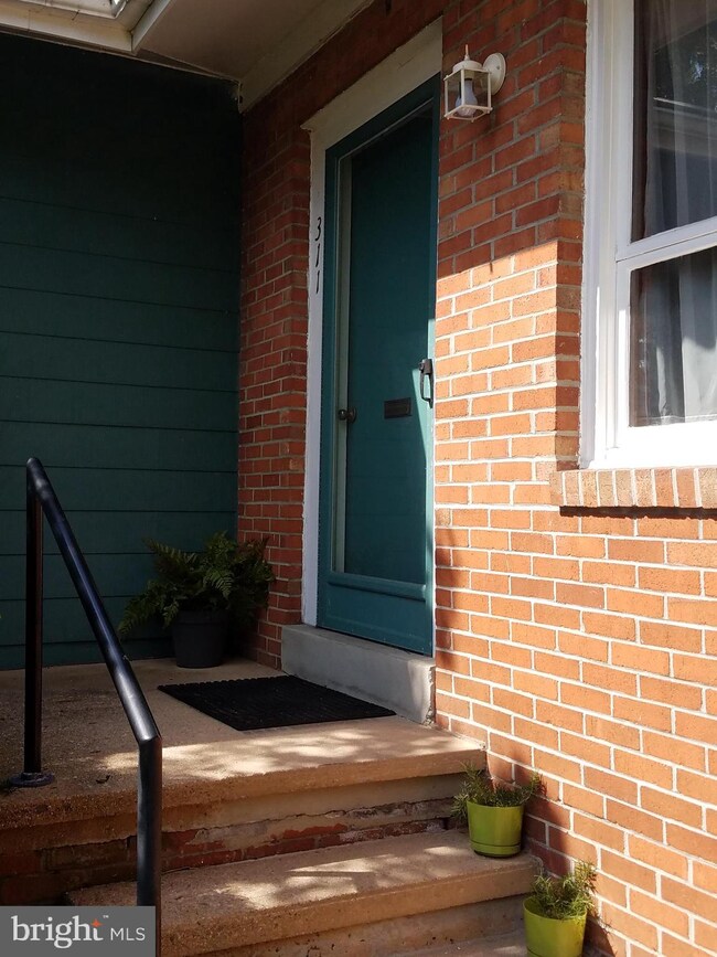 311 Wellington Ave, Reading, PA 19609 - photo 2