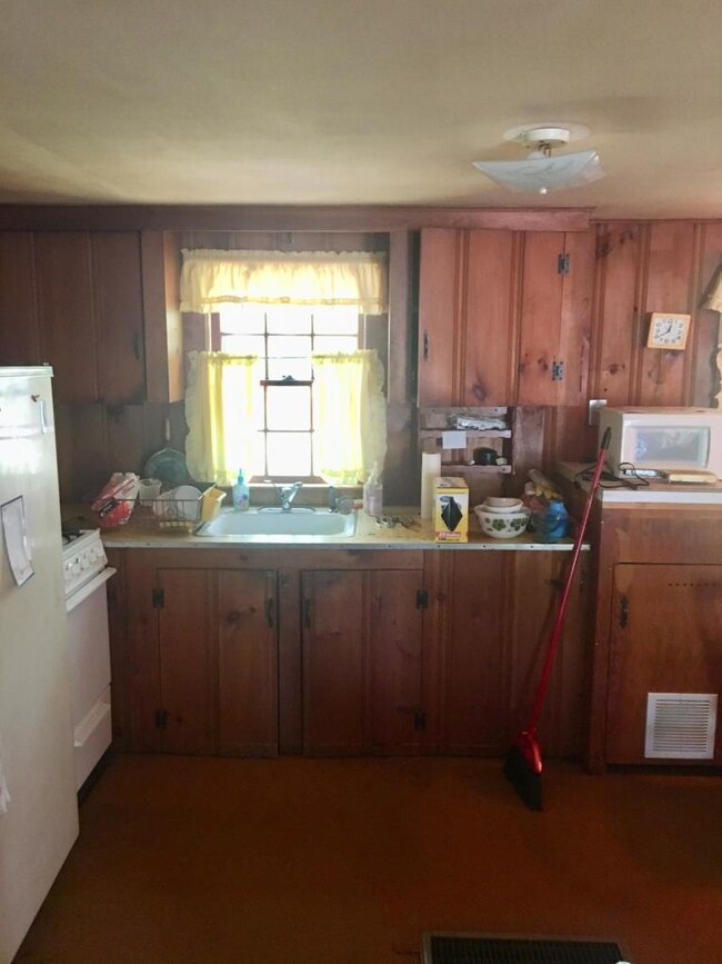 366 Franklin St, Vineyard Haven, MA 02568 - photo 3