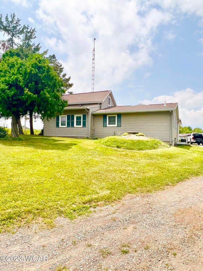 23213 Fairmount Rd, Waynesfield, OH 45896 - photo 4