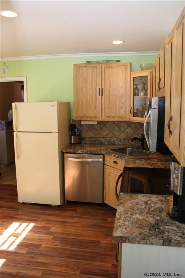 5 Weiser St, Glenmont, NY 12077 - photo 3