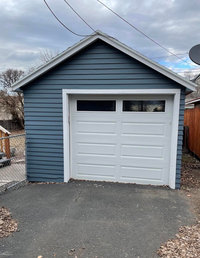 2345 Applegate Ave, Klamath Falls, OR 97601 - photo 3