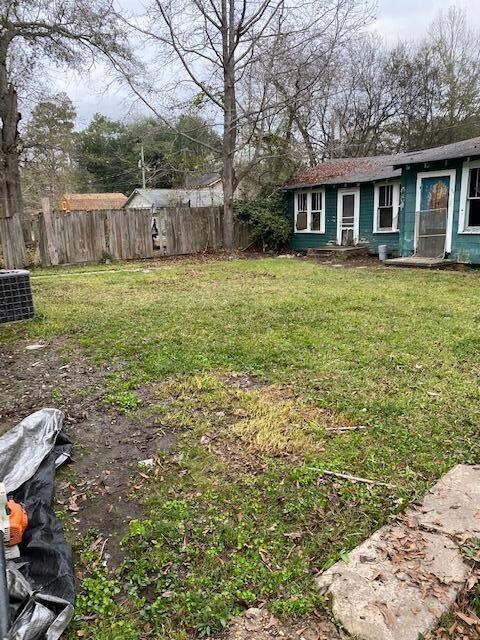 717 N 2nd back yard
