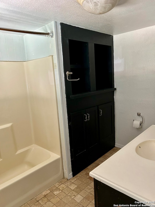 1128 Fm 3175, Lytle, TX 78052 - photo 3