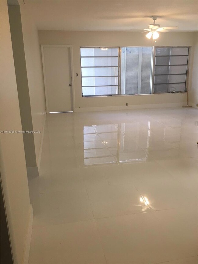 16801 NE 14th Ave unit 309, Miami, FL 33162 - photo 3